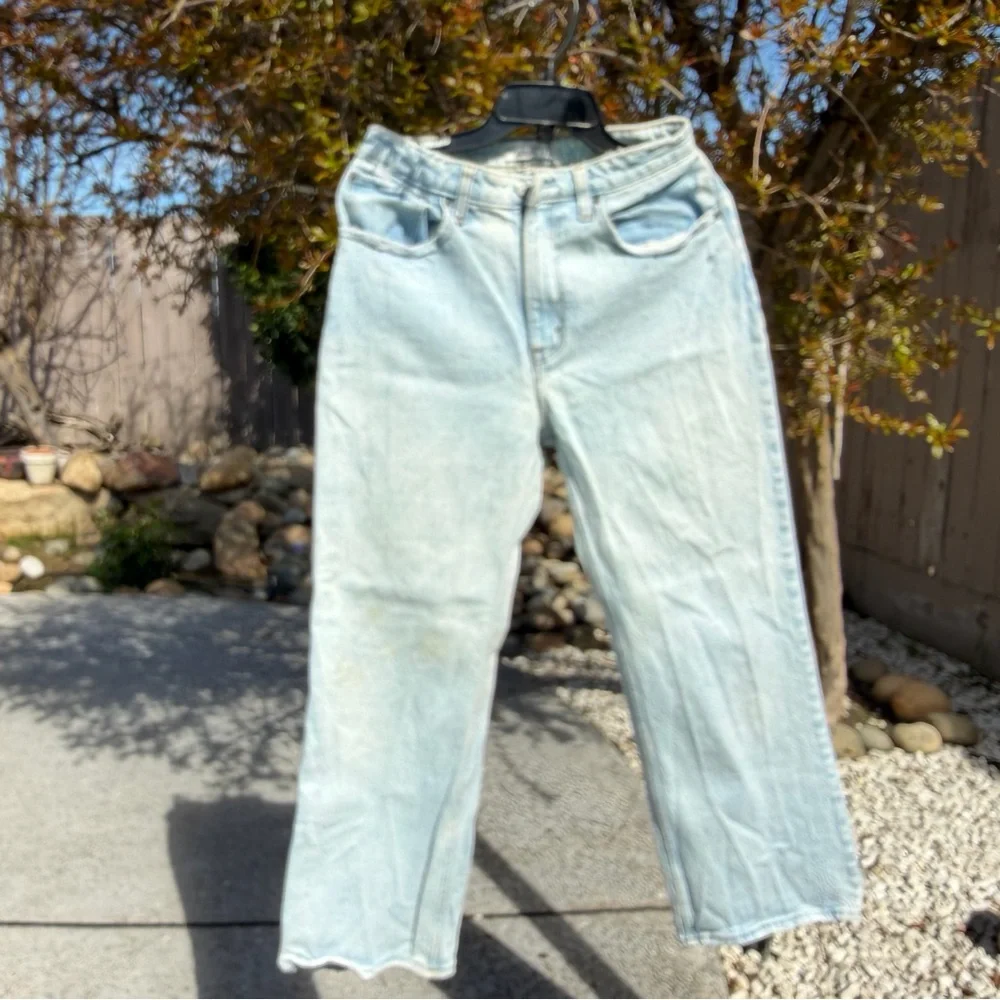 Abercrombie & Fitch Light Wash Flare Jeans - Picture 5 of 8